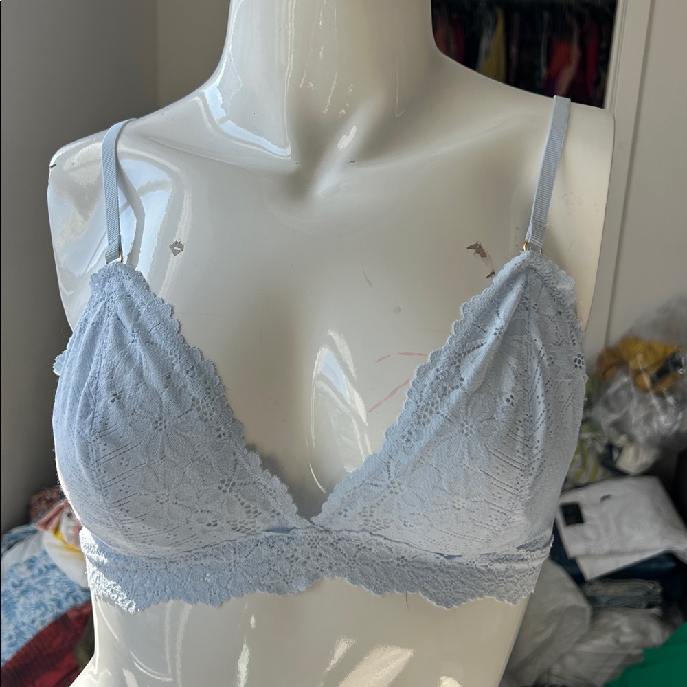 AERIE BLUE LACE BRALETTE SIZE M NWOT